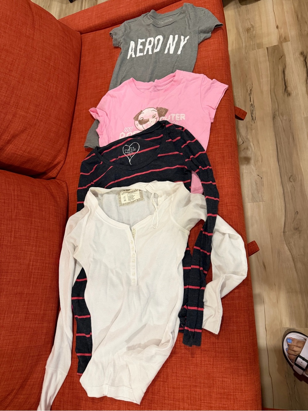 Aeropostale Short Sleeve Tee with White AERO NY Letteringuu